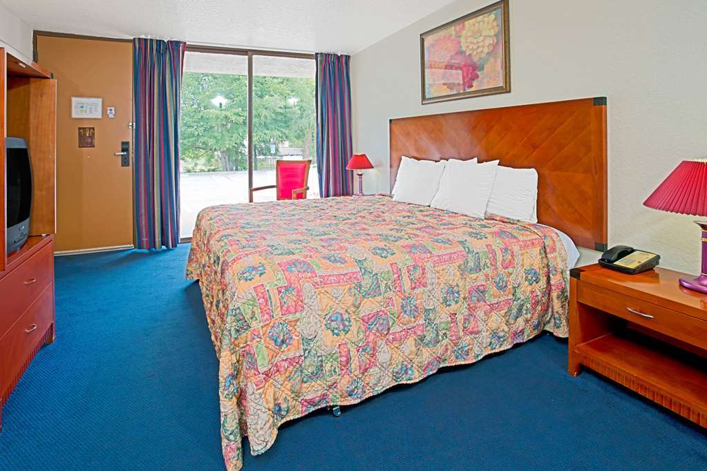 Days Inn & Suites By Wyndham Clermont Habitación foto