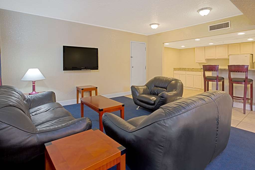 Days Inn & Suites By Wyndham Clermont Habitación foto